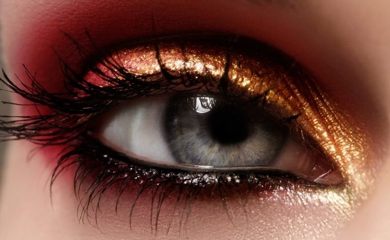 What Eye Shadow Goes With Your Eye Colour?