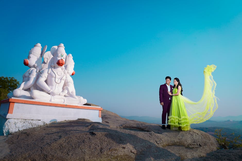 Best Y2K Fashion Websites: Where to Find the Real Pieces