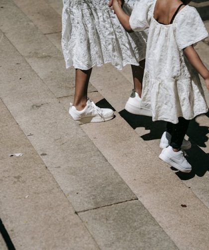 Veja Esplar vs Common Projects: Which White Sneaker Wins in 2026